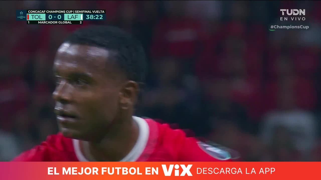 ¡Preciosa jugada que Paulinho no pudo finalizar con gol! Toluca cerca del gol