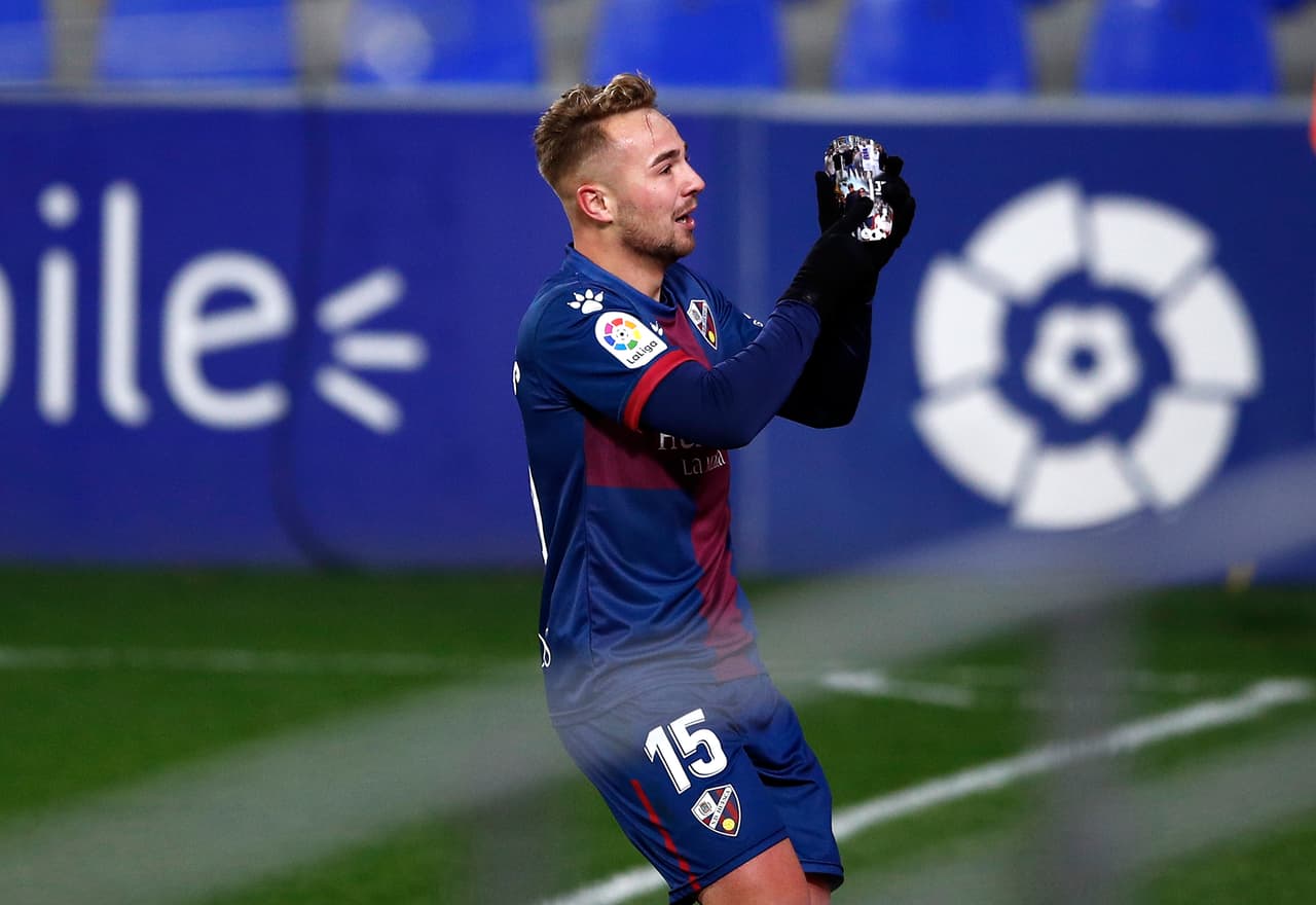 Javi Ontiveros dedica gol de triunfo para su abuela con COVID-19