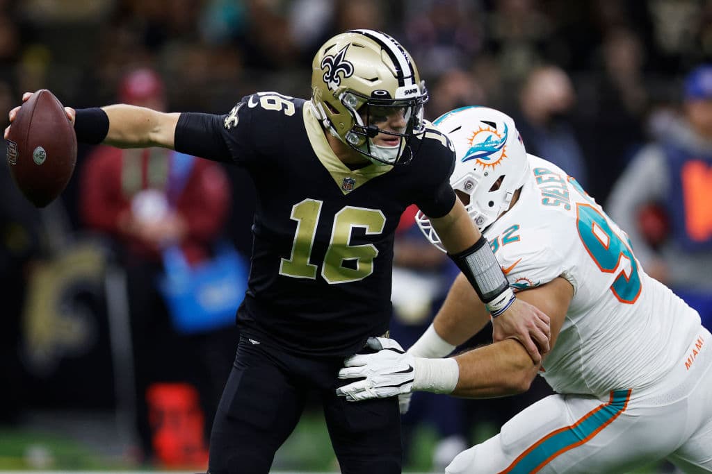 Los Dolphins soprenden en Nuevo Orleans y vencen fácilmente a los Saints 20-3 en el Mercedes-Benz Superdome.