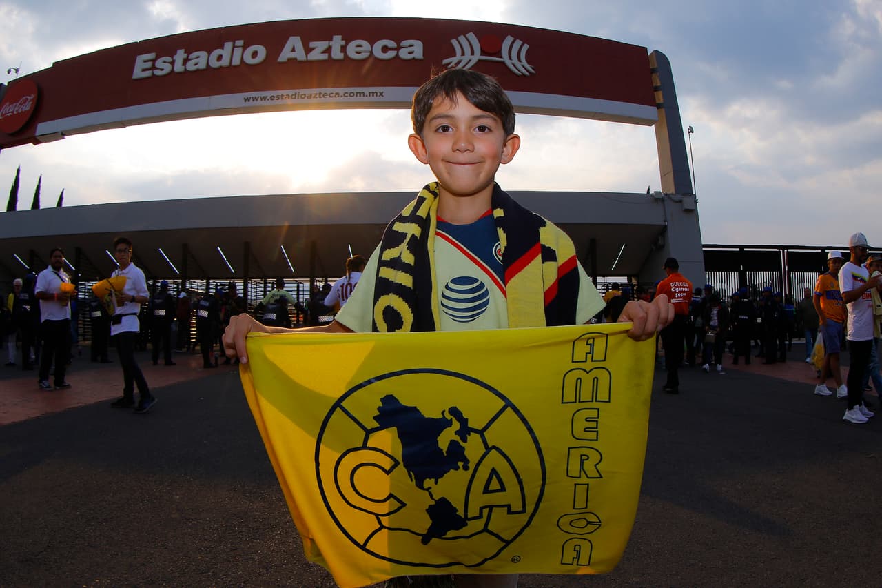 Los fanáticos del América se listos para el encuentro contra Tigres en el Estadio Azteca por la Jornada 12 del 
<a href="https://www.univision.com/deportes/futbol/liga-mx/*">Clausura 2019</a>.