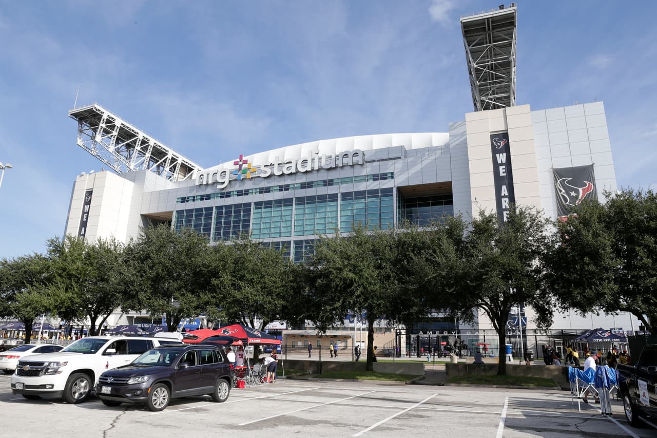 El NRG Stadium, donde México enfrentará a Costa Rica por Cuartos de Final de Copa Oro, es un escenario que es casa de los Houston Texans en la NFL, con capacidad para 73 mil espectadores e inaugurado en 2002. Una sede espectacular.