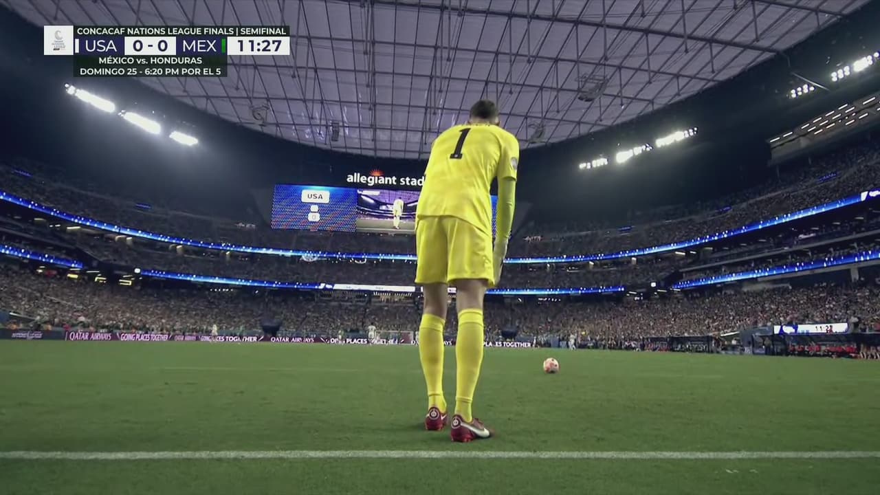 ¡Aparece el indeseable! La afición en Las Vegas le grita al portero Turner