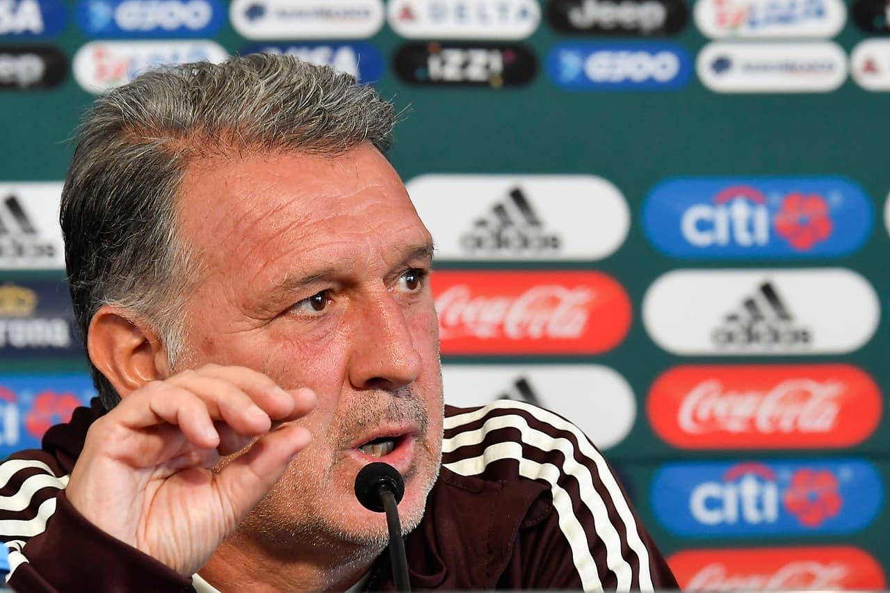Los gestos del argentino Gerardo Martino como nuevo técnico de México en medio de sus primeros entrenamientos muestran su situación en medio de la ilusión, alegría e incluso la expectativa.