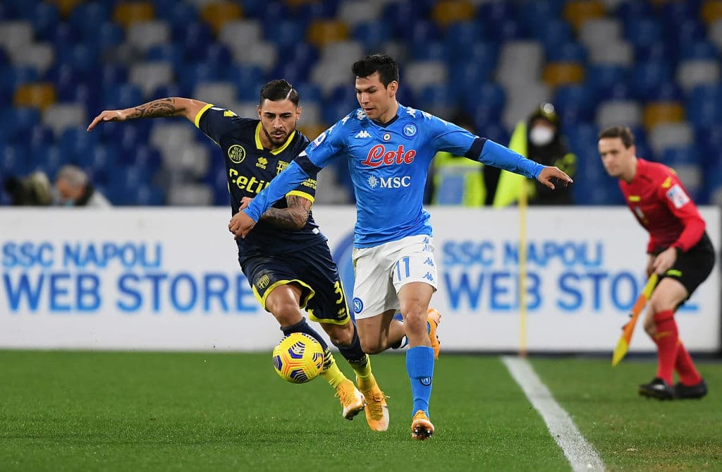 Napoli triunfa en casa 2-0 ante el Parma. Los goles corrieron a cargo de Elif Elmas y Matteo Politano; el mexicano Hirving Lozano fue titular durante el encuentro.