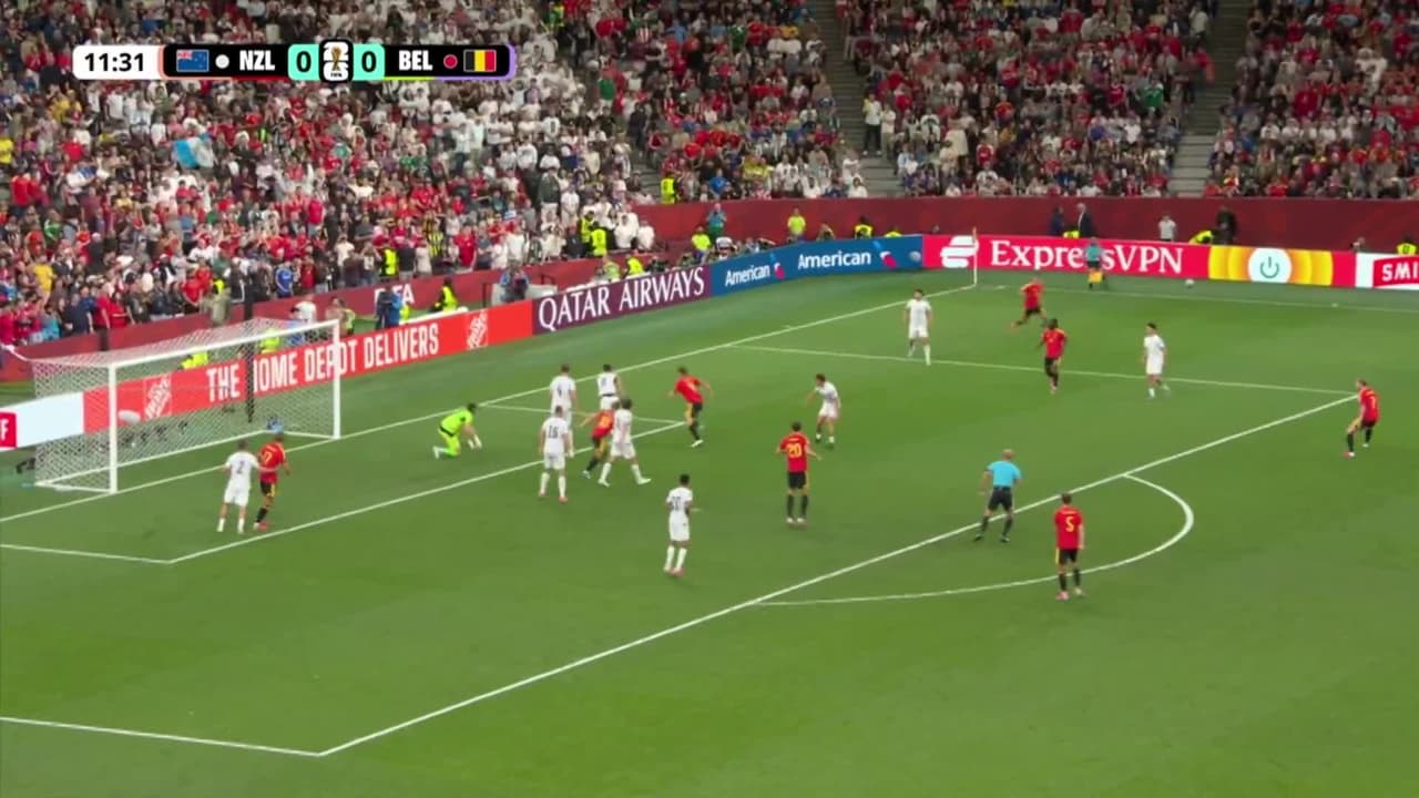 ¡TIRO ATAJADO! disparo por Kevin De Bruyne.