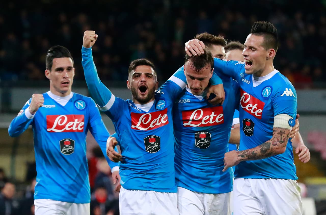 Nápoles remonta 3-1 a Chievo con tantos de Higuaín y Callejón para tomar cima de Italia