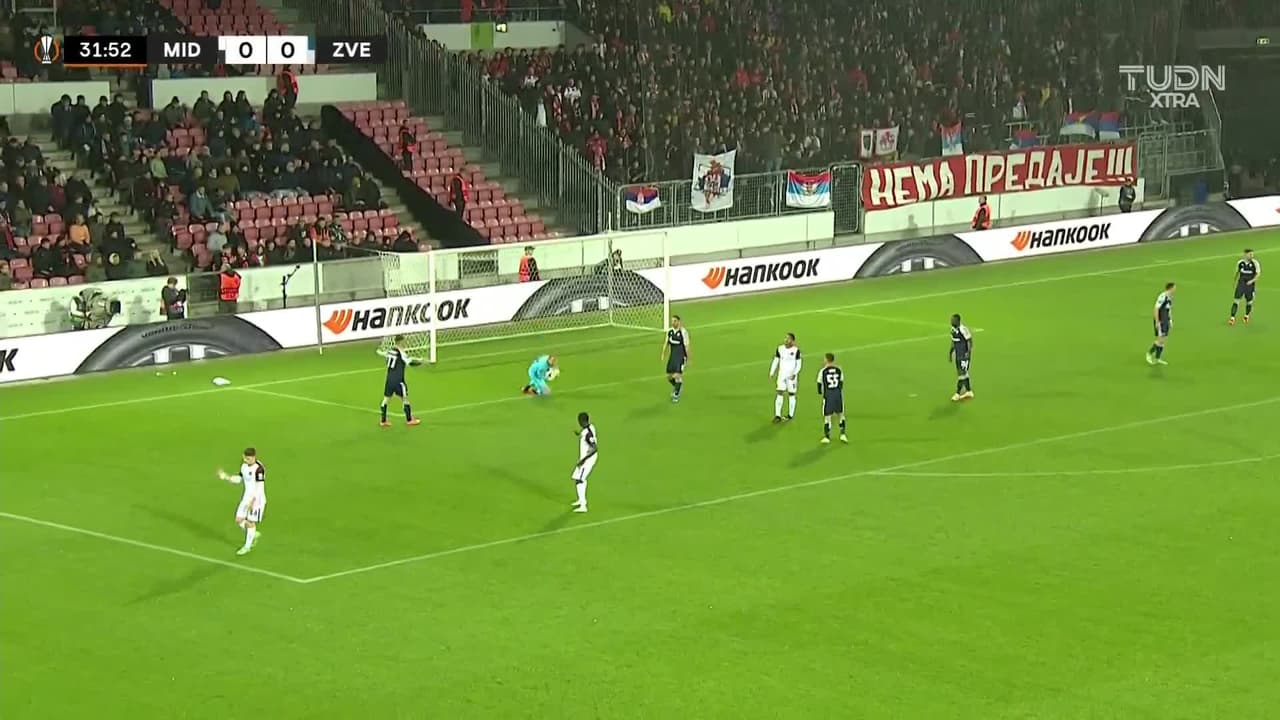 ¡TIRO ATAJADO! disparo por Pione Sisto.