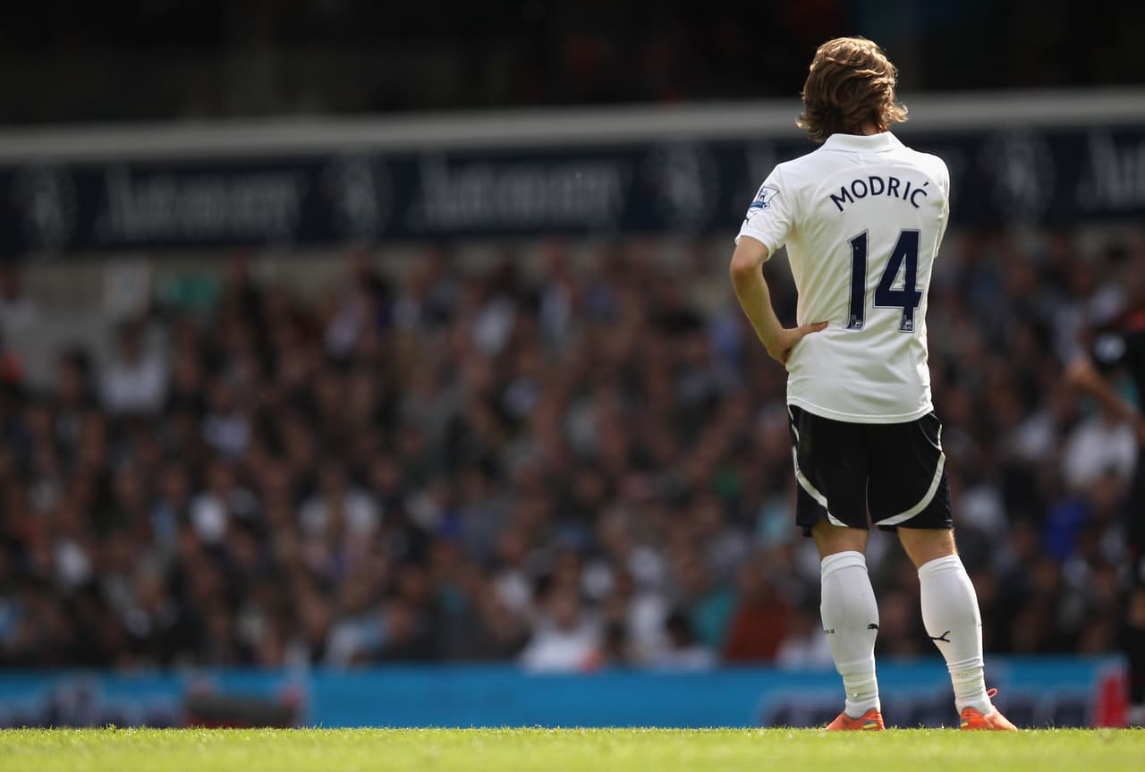 El croata Luka Modric presionó en el mercado del verano del 2013 para que el Tottenham Hotspur aceptara la oferta que había llegado desde el Real Madrid. De hecho, llegó al punto de no entrenarse días previos a que se confirmara su traspaso.