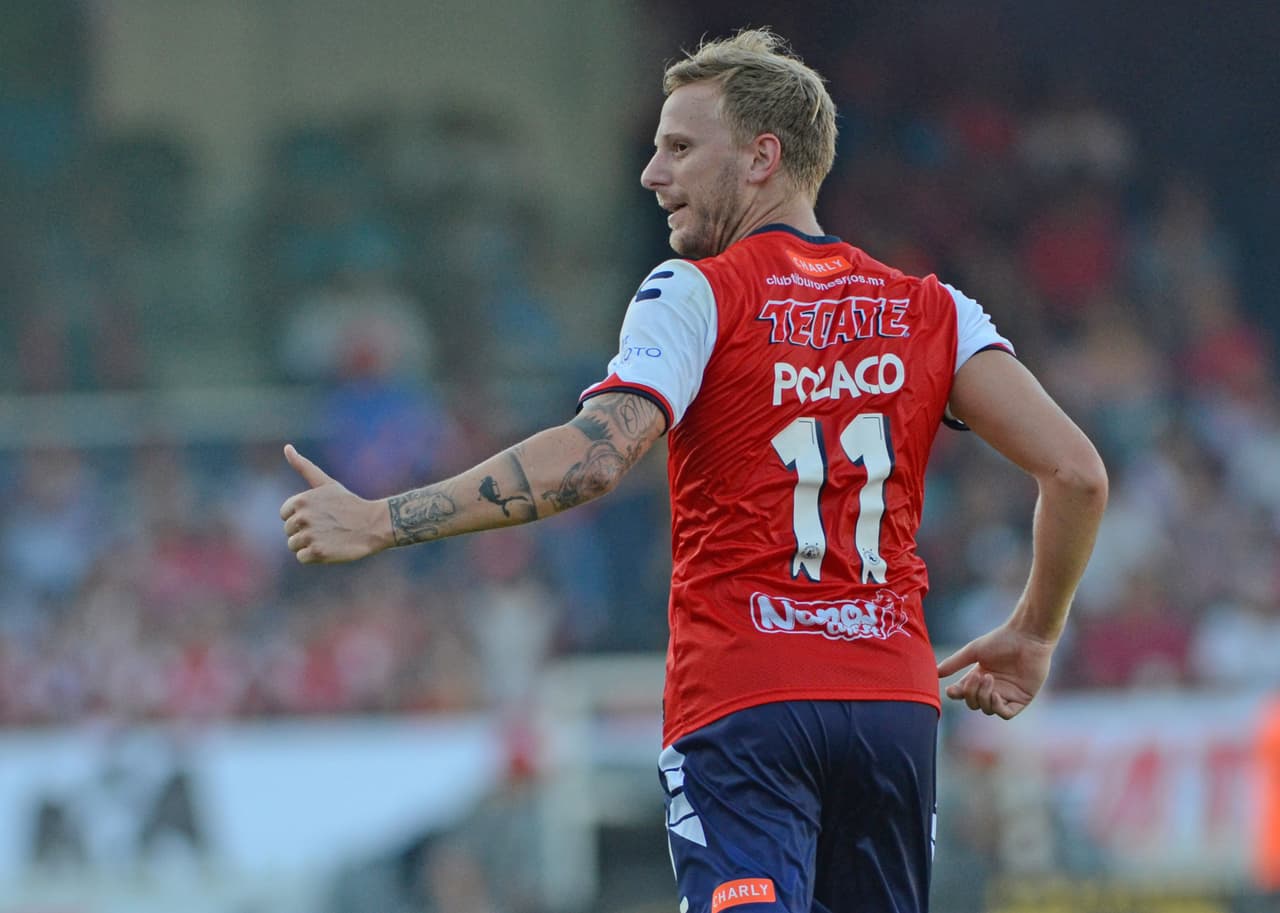 Más aún, ahora el Veracruz sí cuenta con un nueve nominal en la figura de 'Polaco' Menéndez.