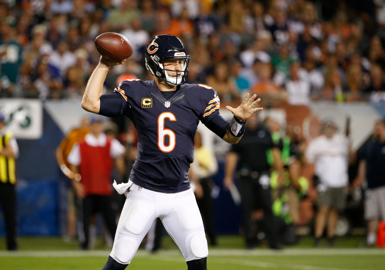 Chicago Bears quarterback Jay Cutler (6) throws during the first half of an NFL football game against the Philadelphia Eagles, Monday, Sept. 19, 2016, in Chicago. (AP Photo/Nam Y. Huh)