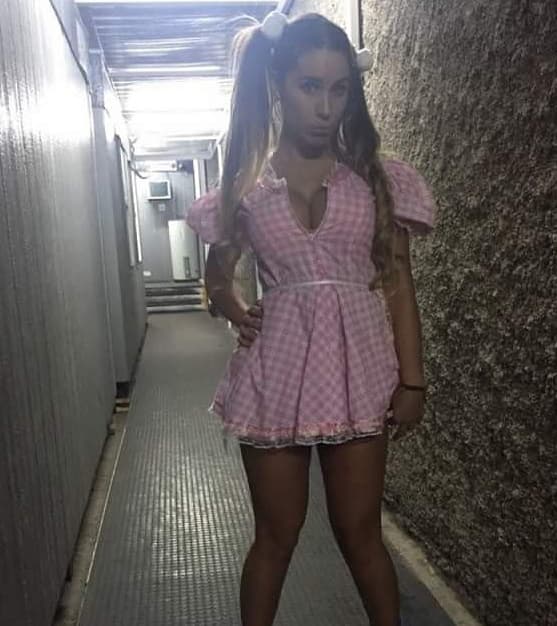 La espectacular mujer es sin duda una de las mujeres más sexys de Chile y en está Copa América ha demostrado su amor incondicional a su selección.