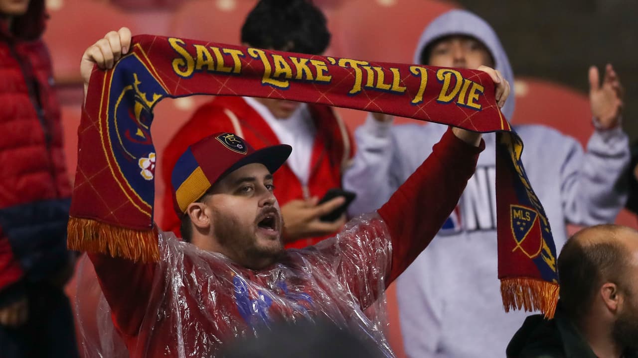 Real Salt Lake cerró la jornada con una victoria 2-1 en el Rio Tinto Stadium sobre Houston Dynamo FC.
<br>