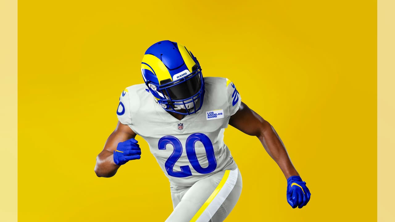 Asimismo, el color blanco combinado con los colores azul y amarillo, genera más dinamismo.