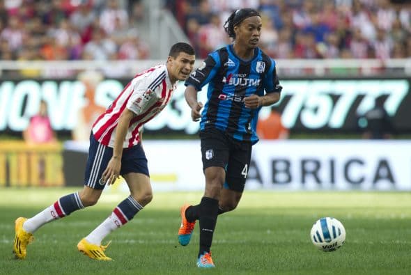 Con Querétaro el brasileño debutó el 17 de septiembre del 2014 en la Copa Mx en el encuentro ante los Tigres de la UANL y estuvo cerca de anotar en ese partido pero fallaría la pena máxima que cobró.