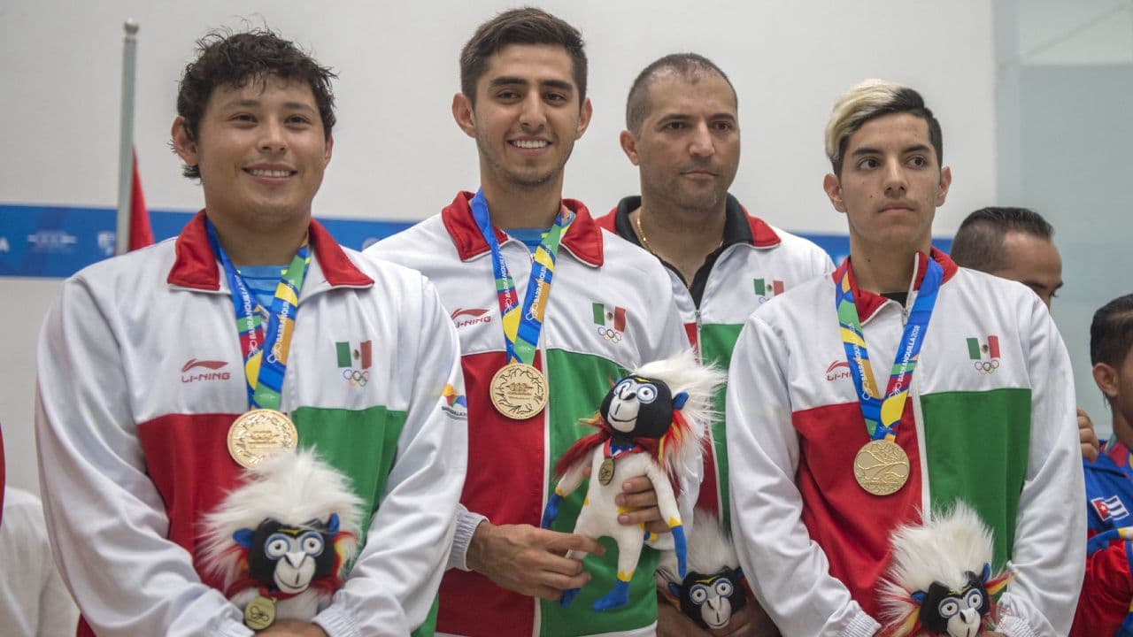 Álvaro Beltrán dedica oro a su madre, a quien no pudo despedir por representar a México