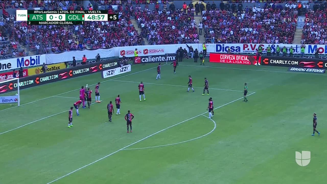 ¡TIRO ATAJADO! disparo por Aldo Rocha.