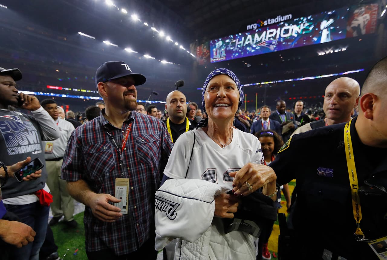 HOUSTON, TX - FEBRUARY 05: Galynn Brady, mother of Tom Brady #12 of the New England Patriots, celebrates after the Patriots defeat the Atlanta Falcons 34-28 during Super Bowl 51 at NRG Stadium on February 5, 2017 in Houston, Texas. (Photo by Kevin C. Cox/Getty Images)