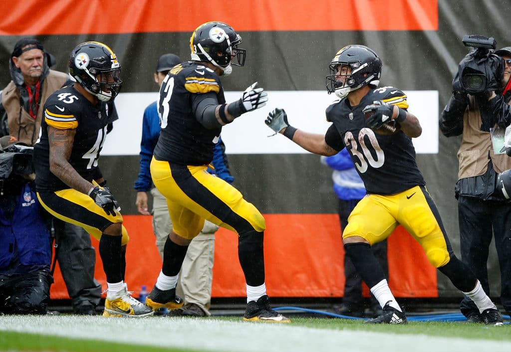 16) 
<b>Pittsburgh Steelers</b>. La mejor noticia, ante la negativa de jugar de Le'Veon Bell, es la aparición del novato James Conner, quien corrió para más de 100 yardas. El Big Ben ya no es el de siempre.