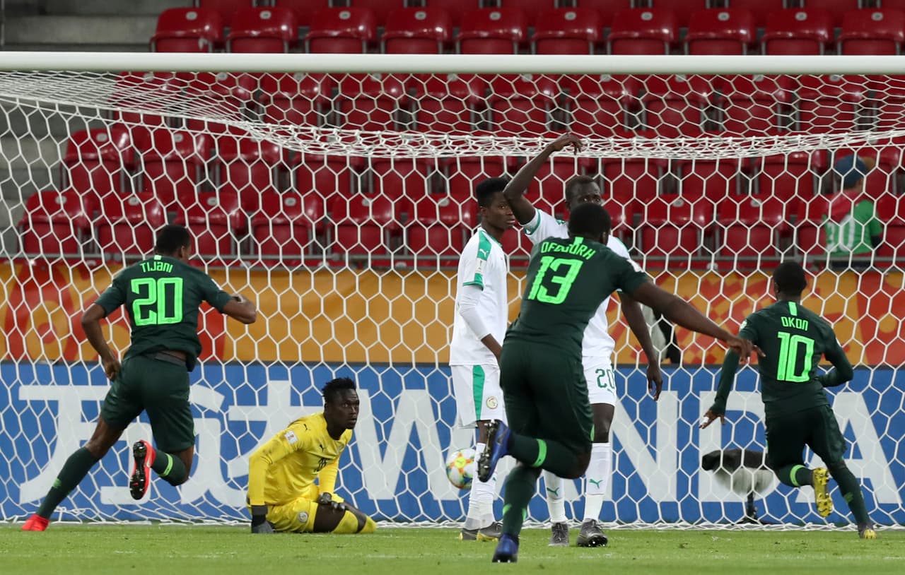 Y a los 50 minutos Nigeria logró el ansiado gol por conducto de Aniekeme Okon, un gol que cayó muy pronto en la segunda mitad dejando mucho margen para asediar a Senegal y empatar el partido.