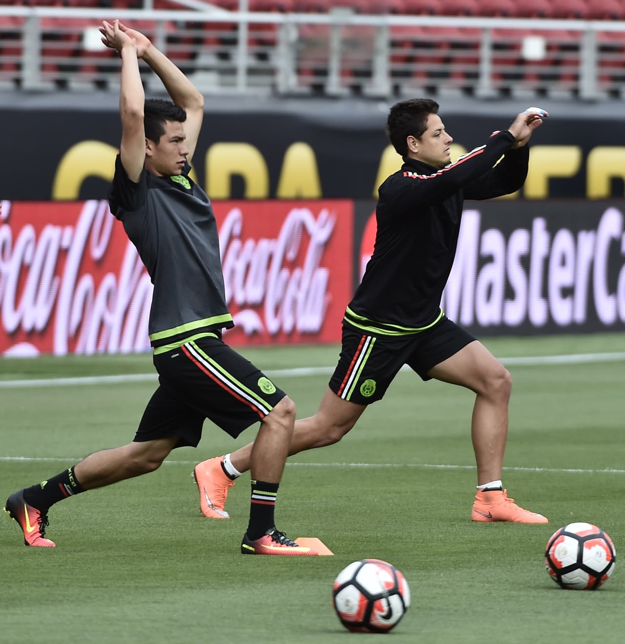 Con México, Hirving Lozano fue debutado en febrero del 2016 en un amistoso contra Senegal de la mano de Juan Carlos Osorio,
