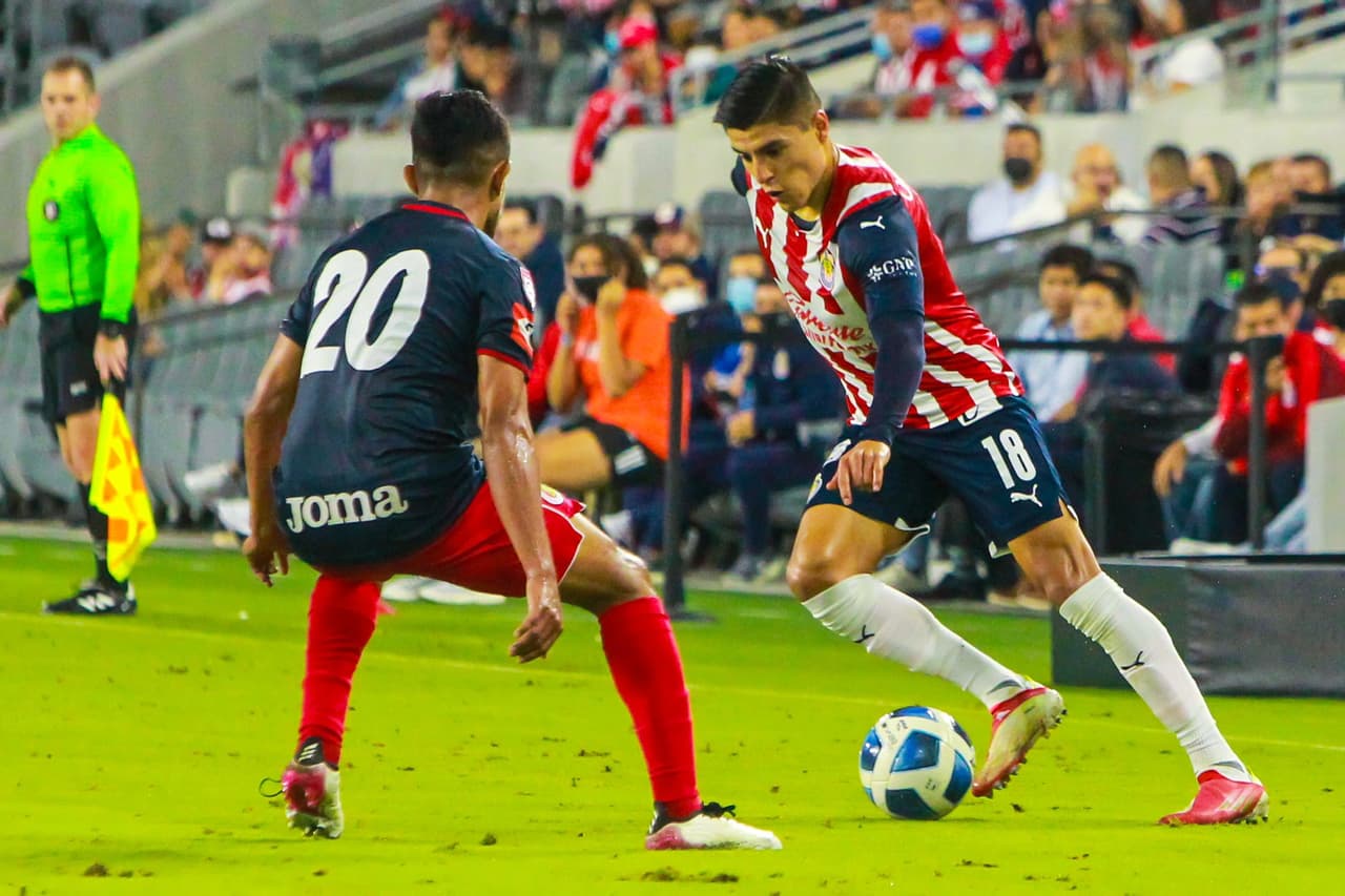 El Rebaño y el FAS disputaron una primera parte cerrada, con ambos equipos intentando ir al frente, pero con algunas imprecisiones.