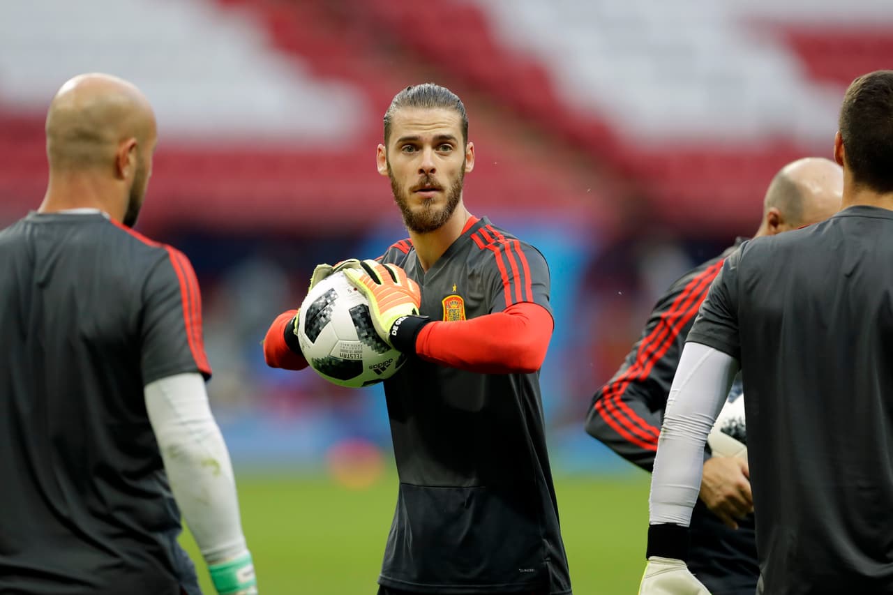 David de Gea, fuertemente criticado por uno de los goles de Portugal en el debut, seguirá siendo titular del equipo español, así lo ha ratificado Fernando Hierro para despejar todo tipo de dudas.
