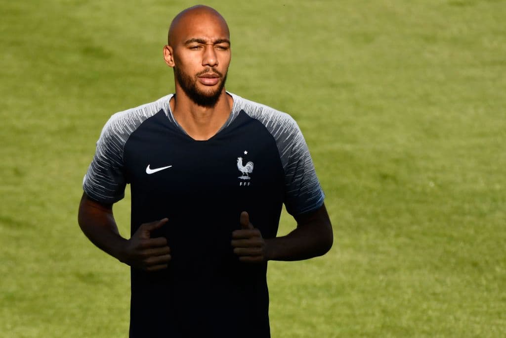 Baja la temperatura del fichaje del francés Steven N'Zonzi por el Arsenal. El técnico Unai Emery aseguró en rueda de prensa que el club londinense se encuentra "completo".