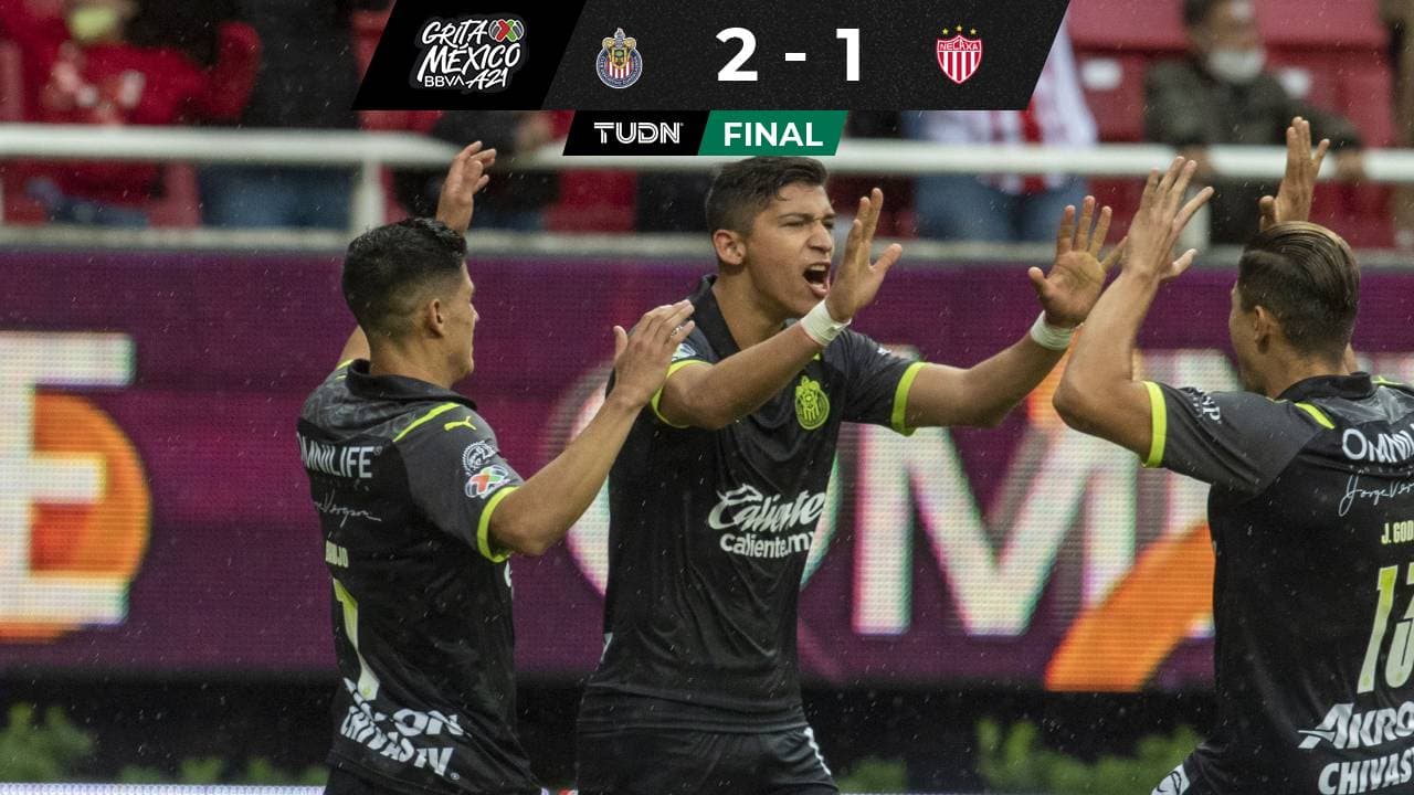 Chivas gana con penal repetido al 90’+13’ a Necaxa