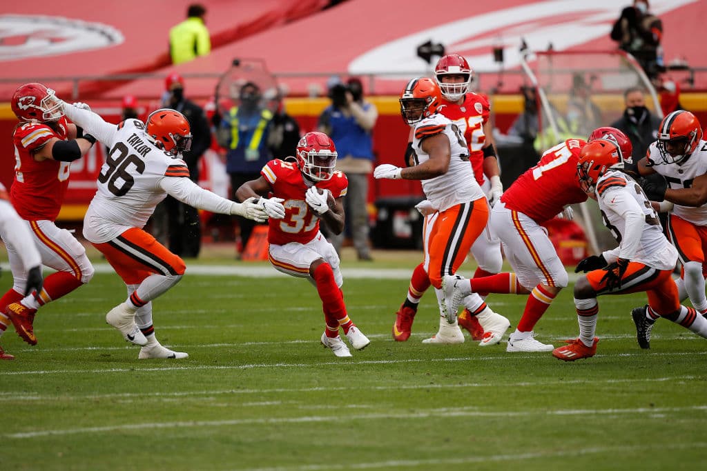 Los Kansas City Chiefs demuestran porque fueron el mejor equipo de la temporada y consiguen una sufrida victoria de 17-22 sobre los Cleveland Browns.