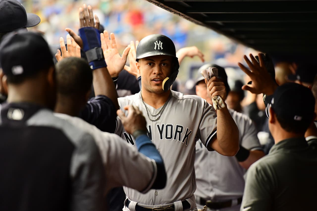 7) 
<b>New York Yankees (100-62)</b>. Ofensivamente este equipo mete miedo, con sus 267 jornones en una campaña impusieron una marca. El pitcheo abridor es la gran interrogante y preocupación en el Bronx.