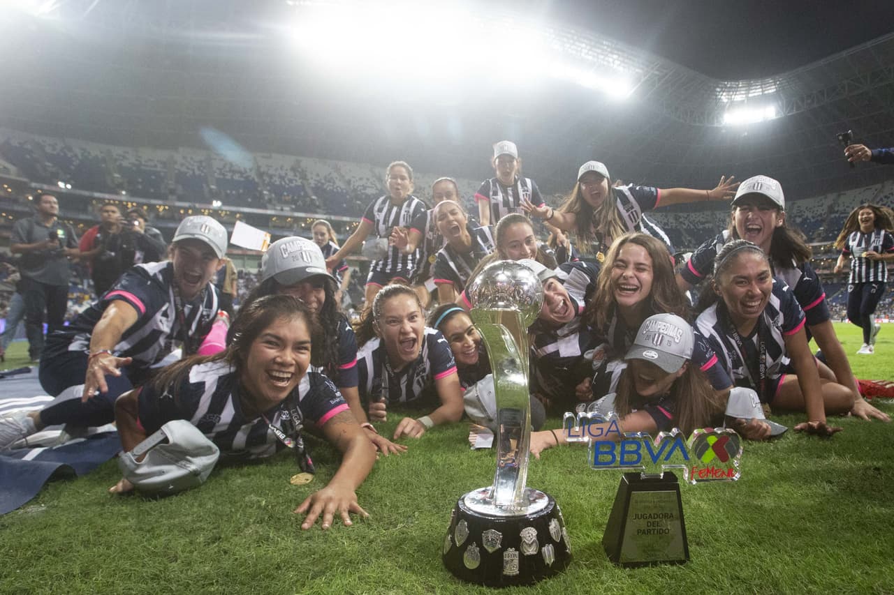 Monterrey Femenil se proclama campeón del Apertura 2019 y así lo celebran.