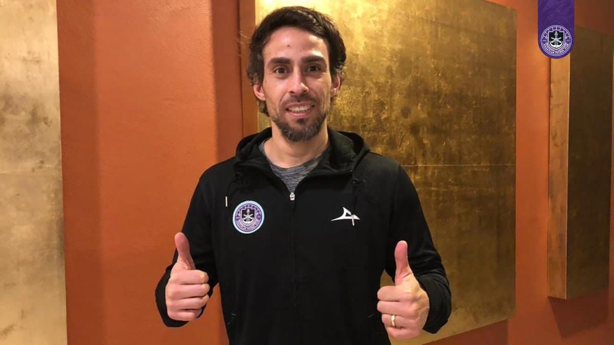 Jorge Valdivia, el Mago, ya está con Mazatlán FC.