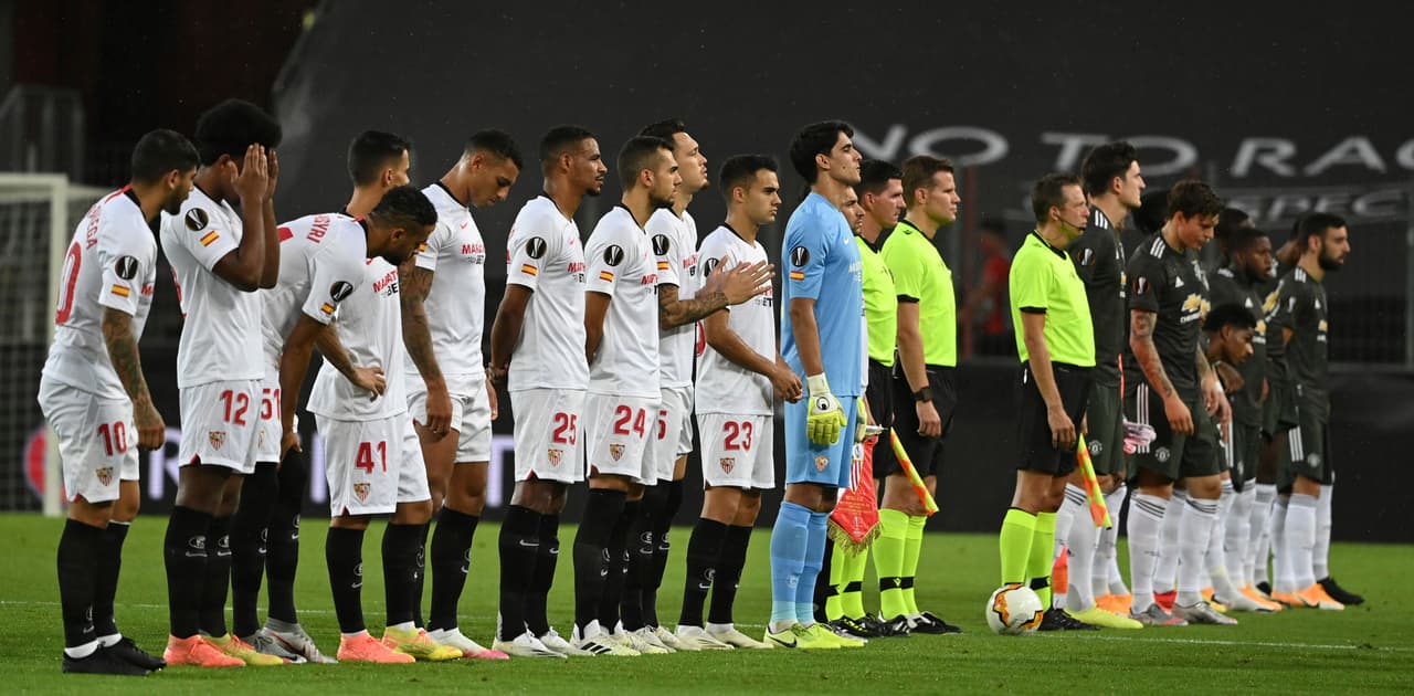 Un penal a favor del Manchester United y Bruno convierte la falta en gol a favor de su equipo.