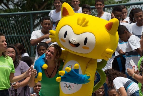 La directora de marcas del Comité Organizador, Beth Lula, dijo que 24 empresas se inscribieron en el concurso para crear las mascotas, de las que fueron escogidas tres propuestas finales que fueron presentadas a un grupo de niños de entre 6 y 12 años y a un jurado de 14 miembros antes de la elección de la vencedora.