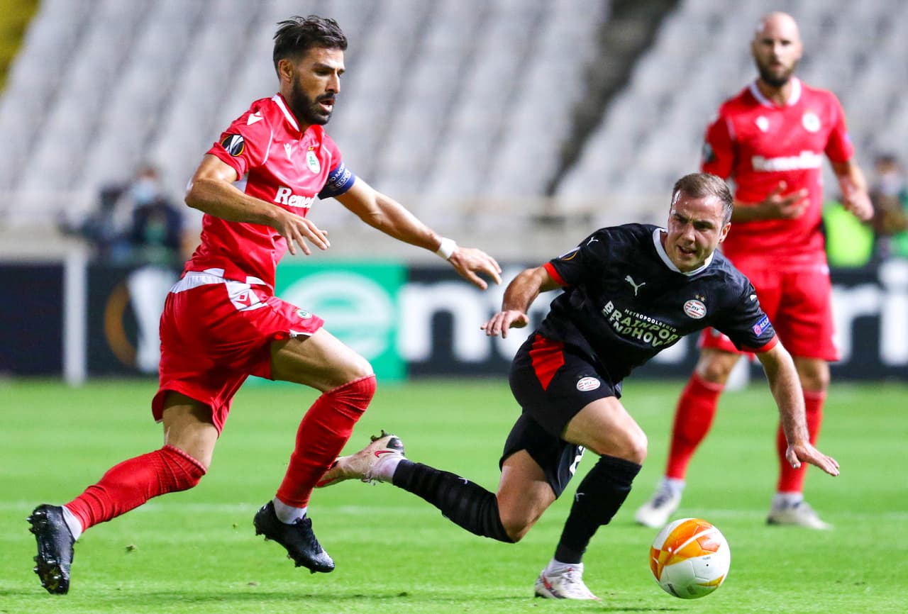 PSV Eindhoven remonta y Benfica golea en la Europa League