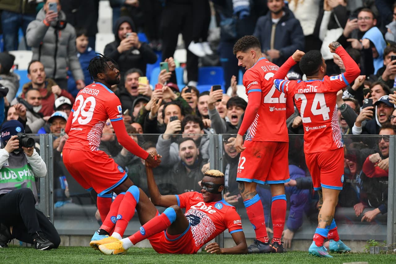 Napoli le remontó 2-1 al Udinese con un doblete de Victor Osimhen en la Jornada 30.