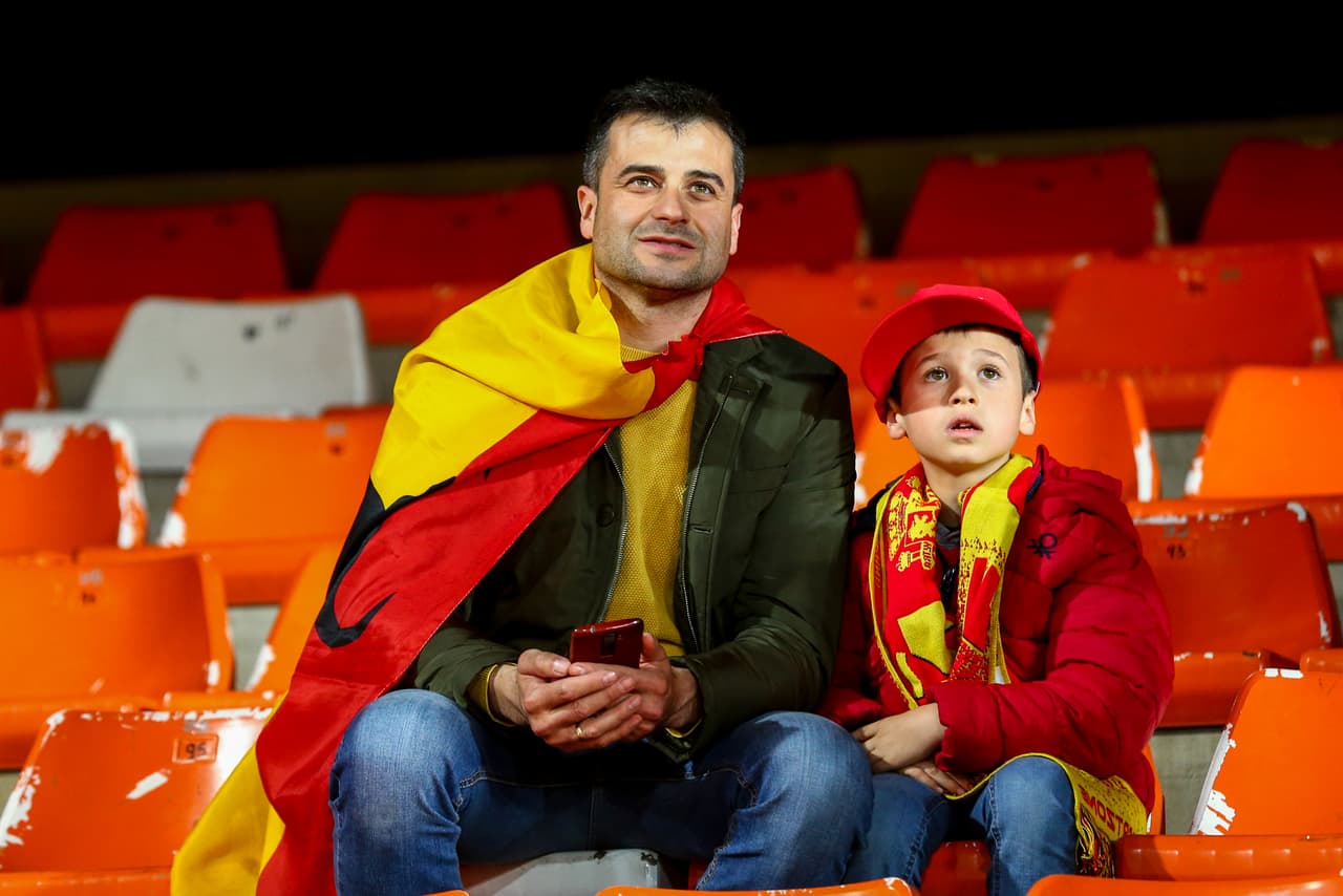 Miles de aficionados españoles se pusieron cita en el Estadio Mestalla, en Valencia, para vivir con un gran ambiente el inicio de las Eliminatorias a la Eurocopa 2020 entre la selección de España y la de Noruega.