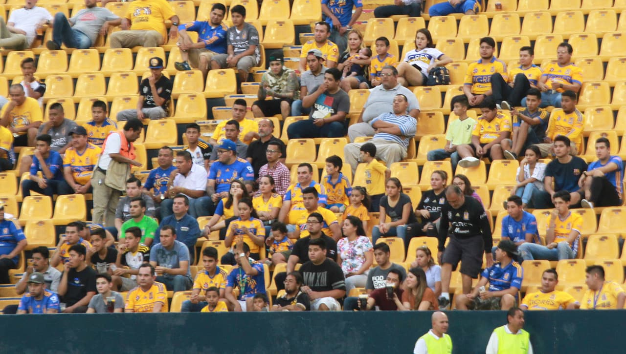 La entrada no fue muy buena, un hecho que llama mucho la atención, pues aunque sean partidos de Copa MX la afición felina suele abarrotar el Estadio Universitario. Hoy fue una caso raro.