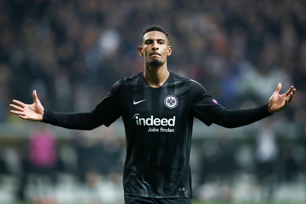 El Eintracht de Frankfurt perdió a Luka Jovic y Sebastián Haller y buscó a Daniel Sturridge.