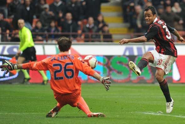 Milan lo intentó una y otra vez, pero al final el resultado fue empate de 1-1, sin lograr el liderato.