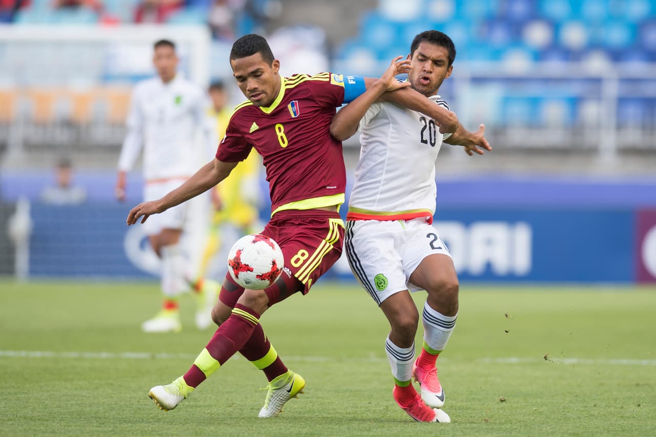 Los partidos de México vs. Venezuela y Alemania vs. Vanuatu se jugaron en simultáneo. Al minuto 5 del segundo tiempo, los europeos ganaban 3-0 y se ponían de segundos en el grupo.