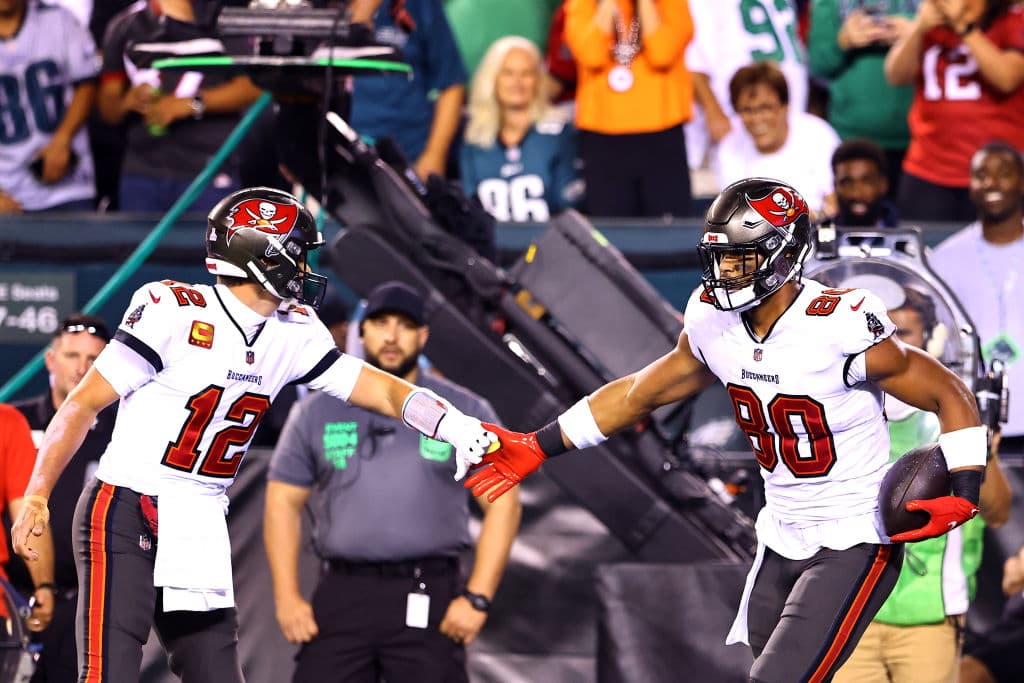 Con dos anotaciones y más de 100 yardas combinadas, Leonard Fournette el el hombre clave en la victoria 28-22 de los Buccaneers sobre las Eagles.