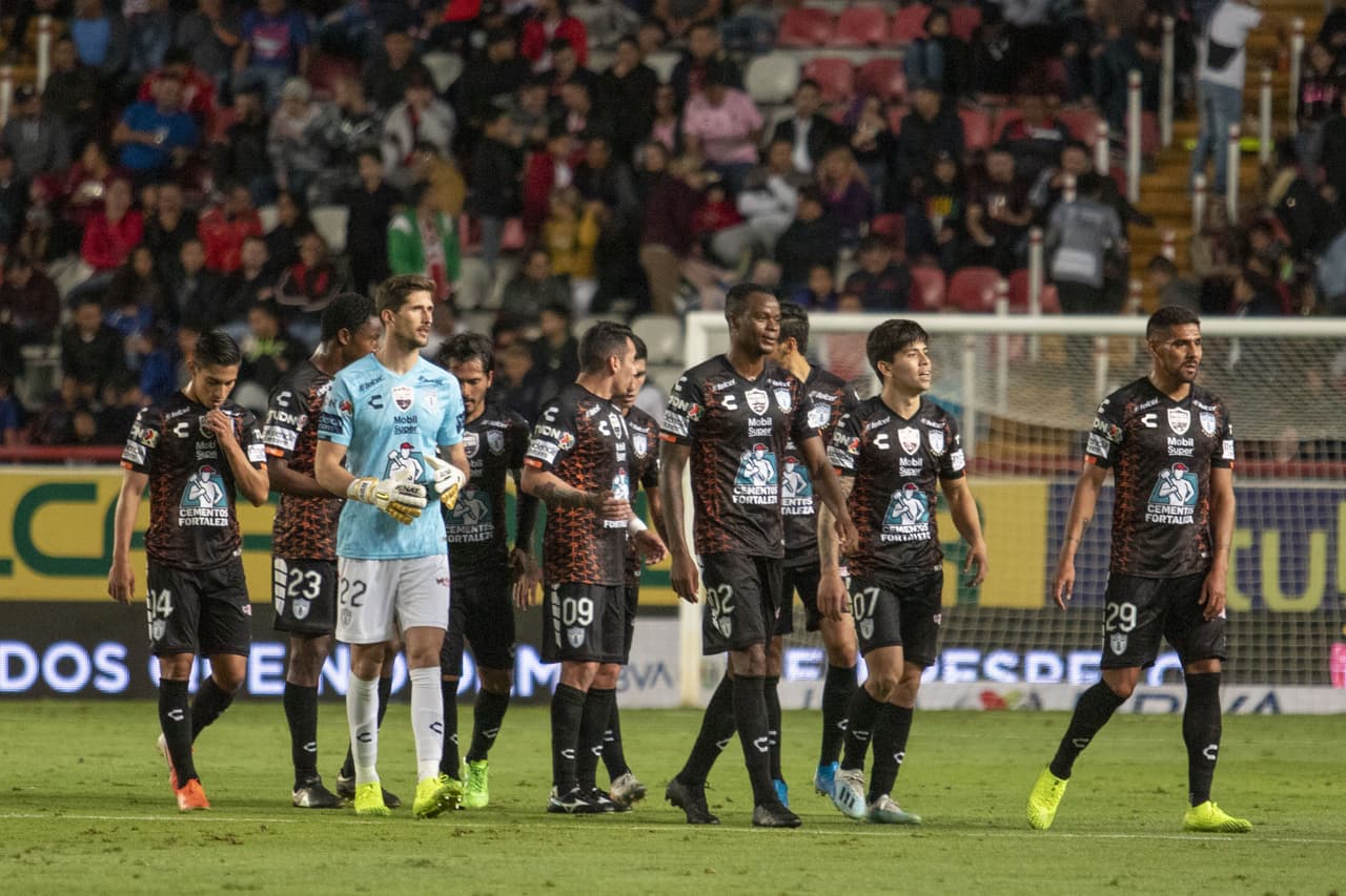 Con anotaciones de Román Ibarra y Franco Jara, los hidalguenses vencieron a Necaxa en el Estadio Victoria.