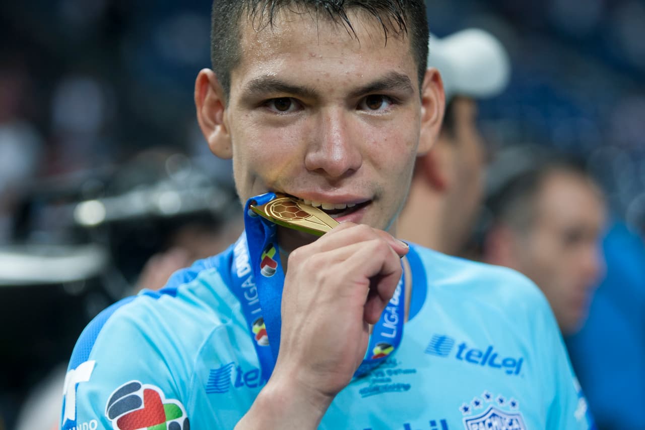 E Hirving Lozano ya tiene en su casa un título de Liga MX y otro de Concacaf Liga Campeones.