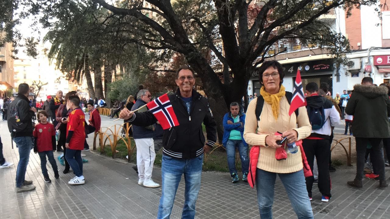 Miles de aficionados españoles se pusieron cita en el Estadio Mestalla, en Valencia, para vivir con un gran ambiente el inicio de las Eliminatorias a la Eurocopa 2020 entre la selección de España y la de Noruega.