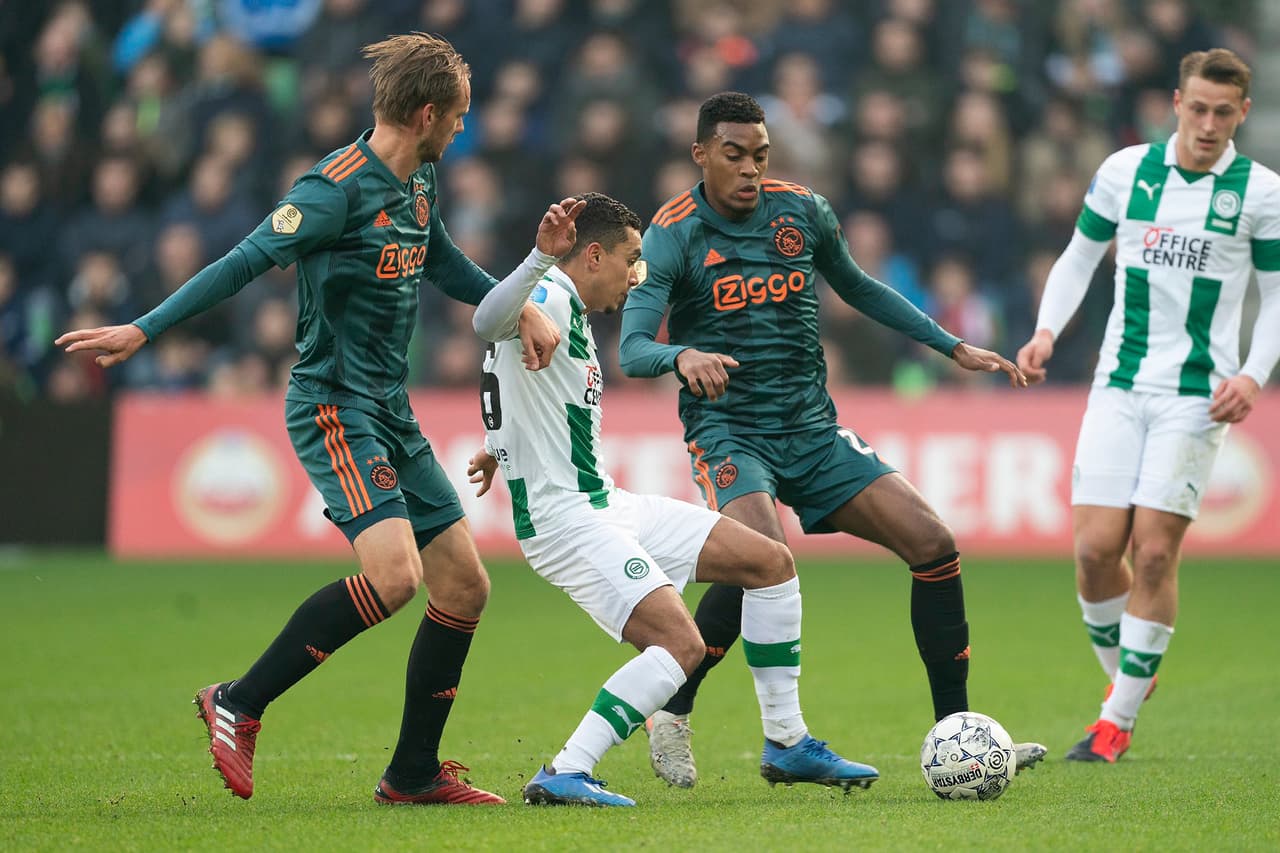 Groningen gana en casa 2-1 al Ajax y se mete en la pelea para disputar una de las copas. Ajax, aún con la derrota, sigue líder de la tabla en la Eredivisie. El mexicano Edson Álvarez no tuvo minutos en campo.