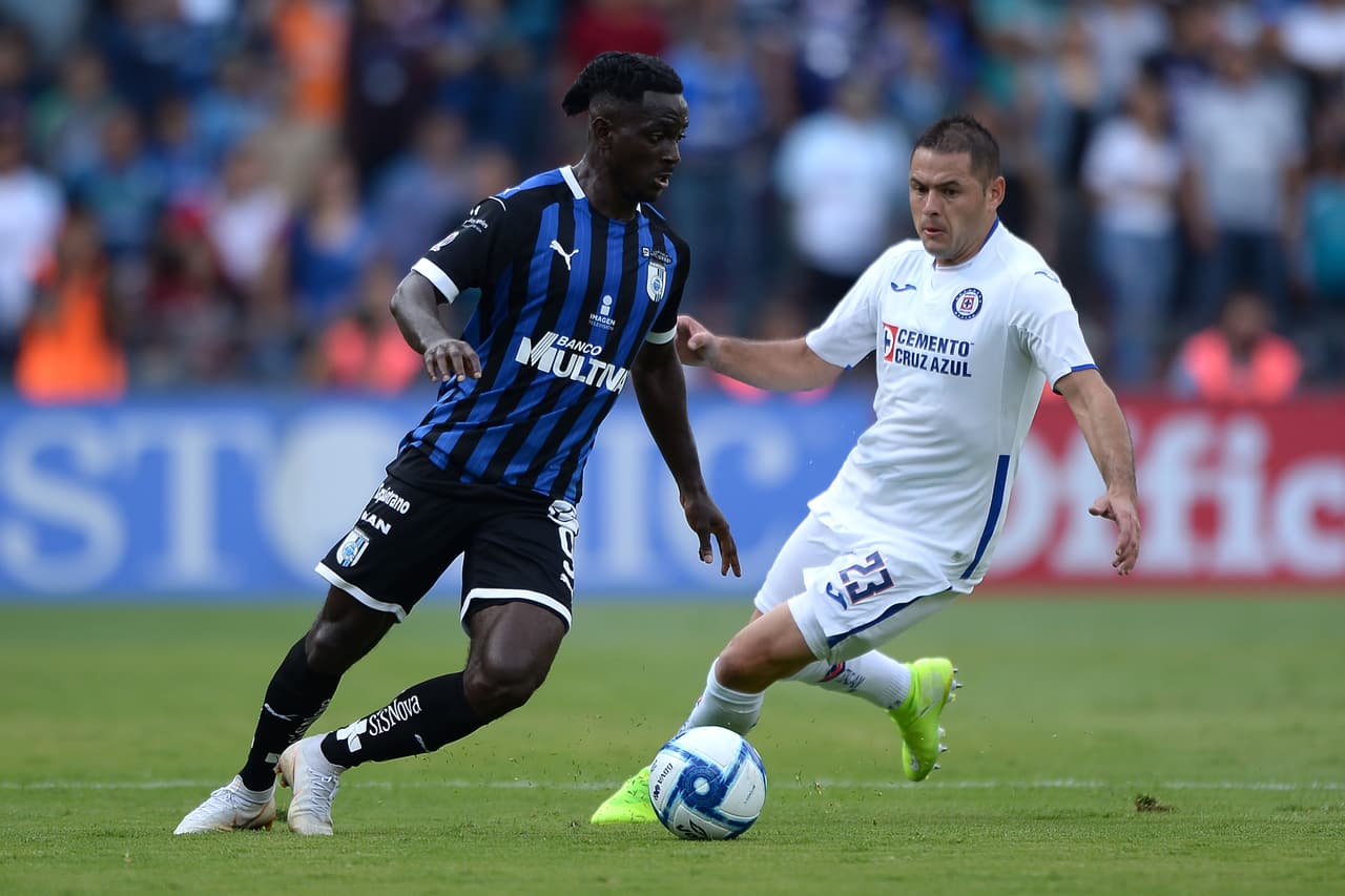 Tres goles de Gallos, obra de Luis Romo y Jair Pereira, fueron suficientes para derrotar a un Cruz Azul que no conoce la victoria en el Apertura 2019.