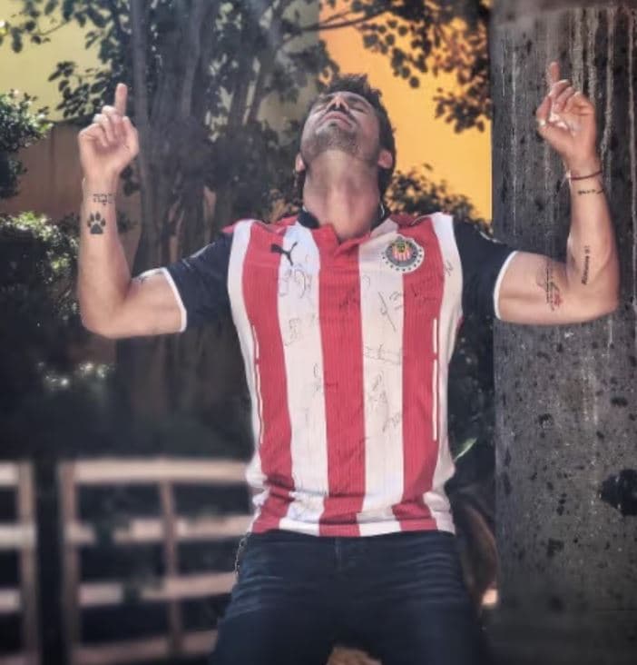 José Ron, actor de telenovelas y aficionado de tiempo completo al Rebaño Sagrado.