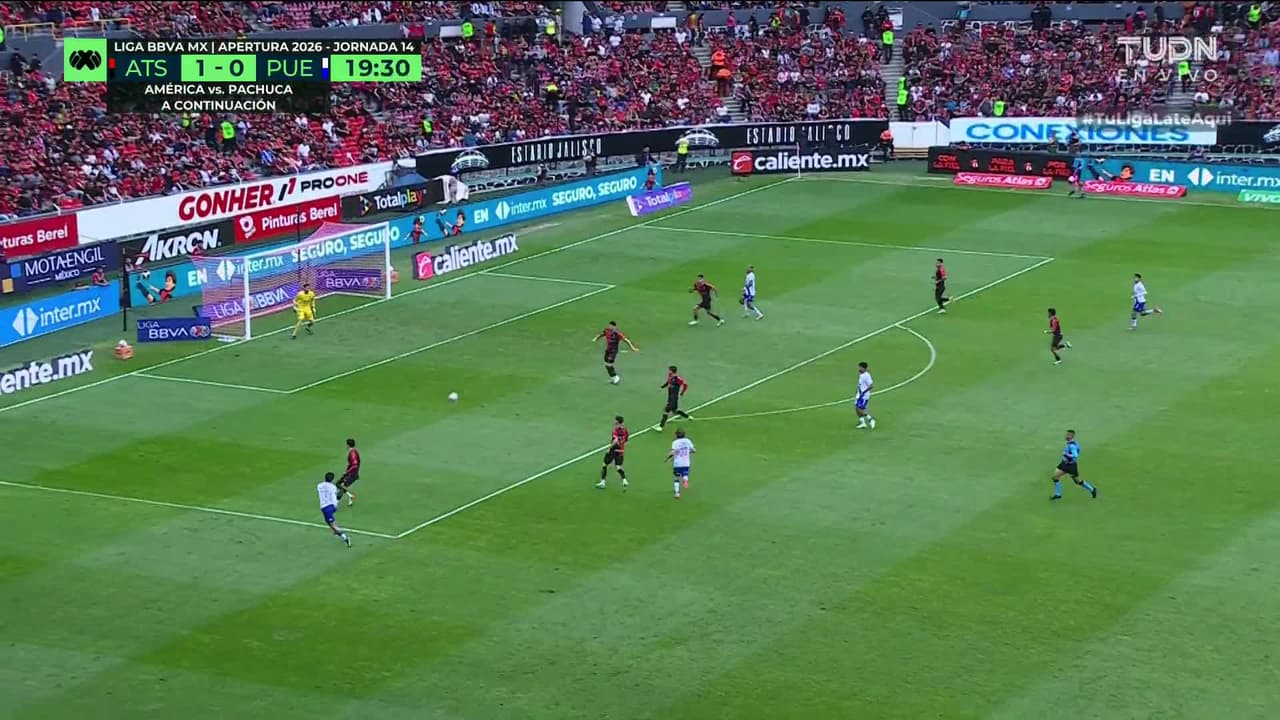¡GOL!  anota para Puebla. Luifer Hernández