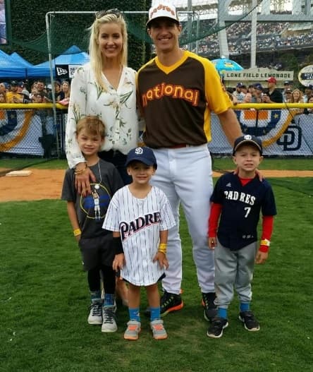 El quarterback de los Saints llegó acompañado de su bella familia.